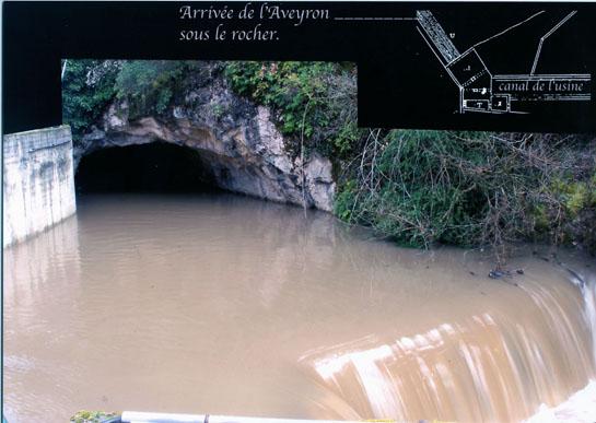 12_ENTREE DE L EAU DANS LE CANAL DE L'USINE copie.jpg